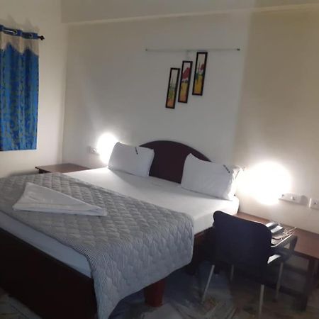 Hotel Paradise Inn Tirupur Esterno foto