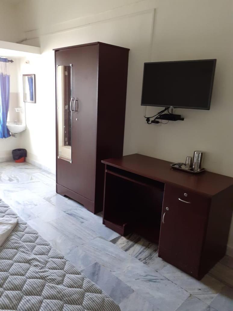 Hotel Paradise Inn Tirupur Esterno foto